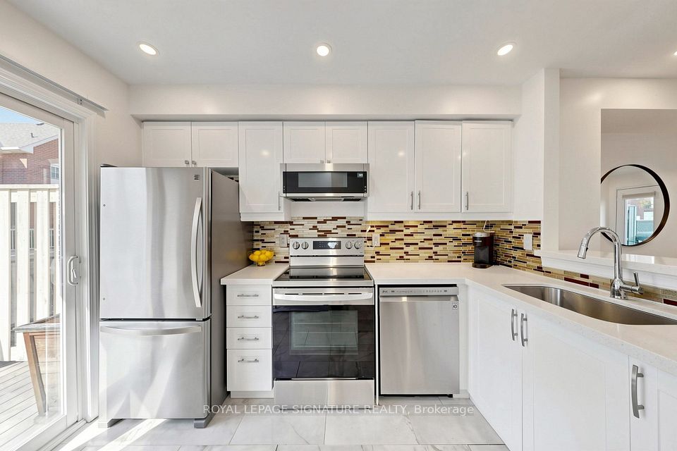 1775 Valley Farm Road 77, Pickering, ON L1V 7J9 12