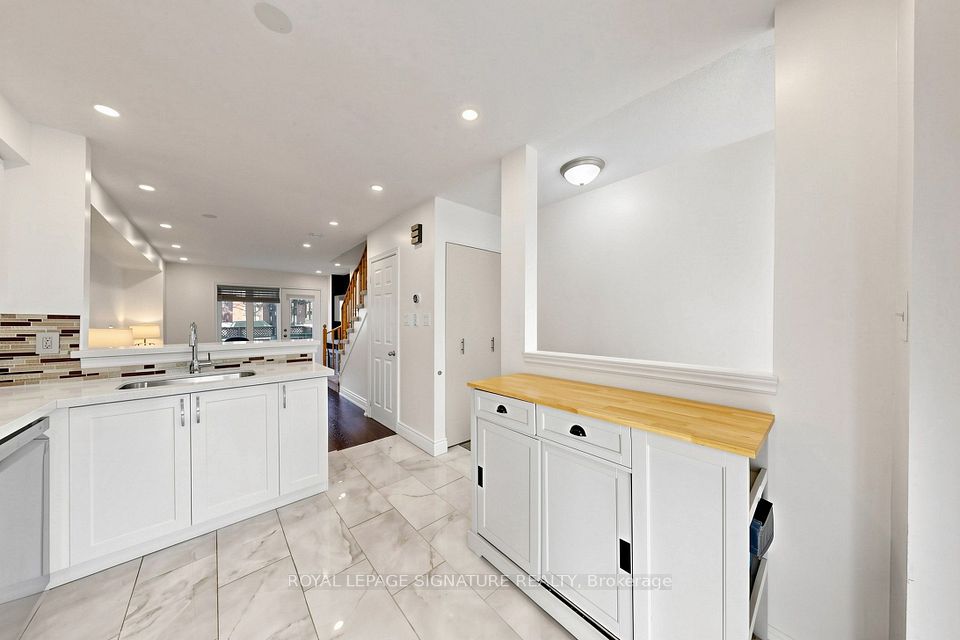 1775 Valley Farm Road 77, Pickering, ON L1V 7J9 14