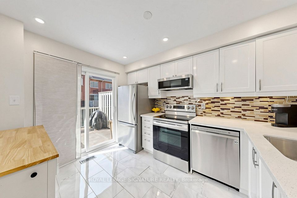 1775 Valley Farm Road 77, Pickering, ON L1V 7J9 11