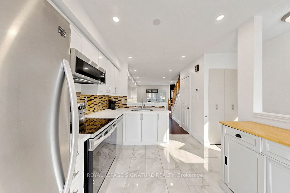 1775 Valley Farm Road 77, Pickering, ON L1V 7J9 15