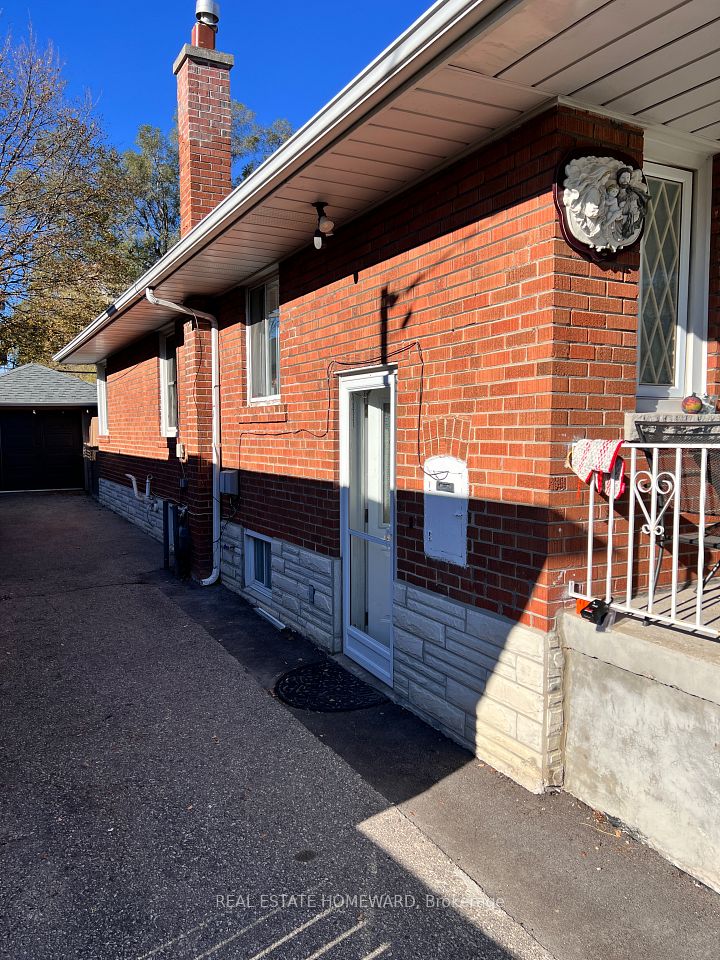 22 Amberley Drive Bsmt #1, Toronto, ON M1R 4K3 5