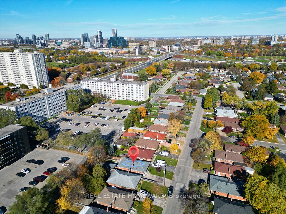 22 Amberley Drive Bsmt #2, Toronto, ON M1R 4K3 4