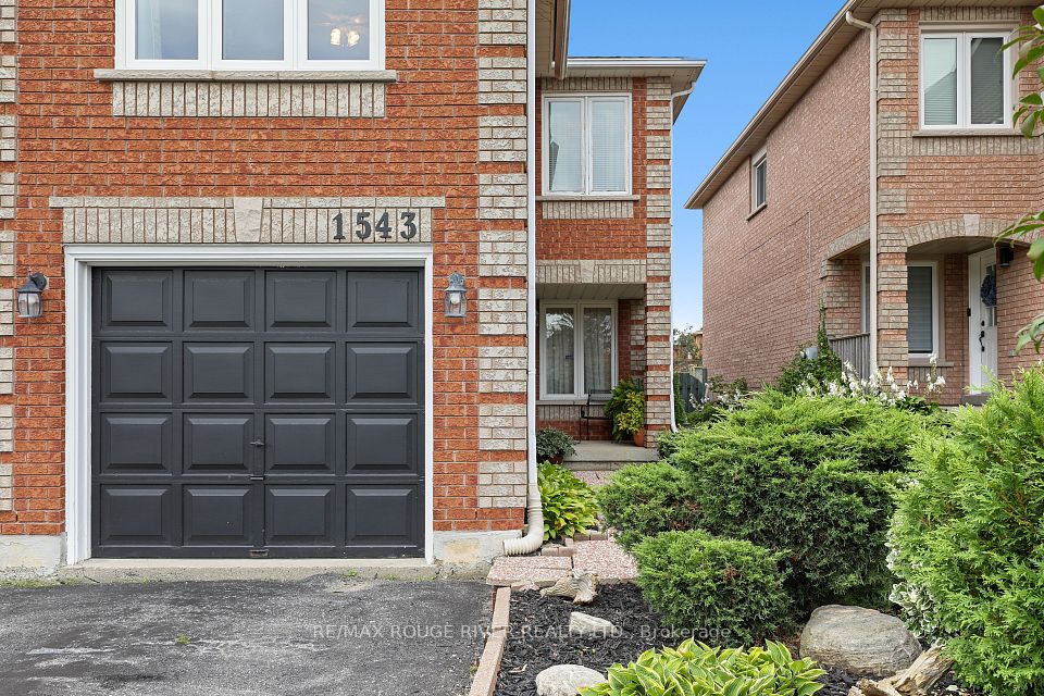 1543 Otonabee Drive, Pickering, ON L1V 6T6 2