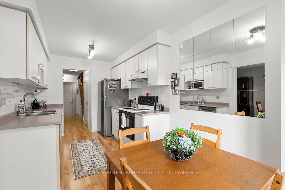 1543 Otonabee Drive, Pickering, ON L1V 6T6 21