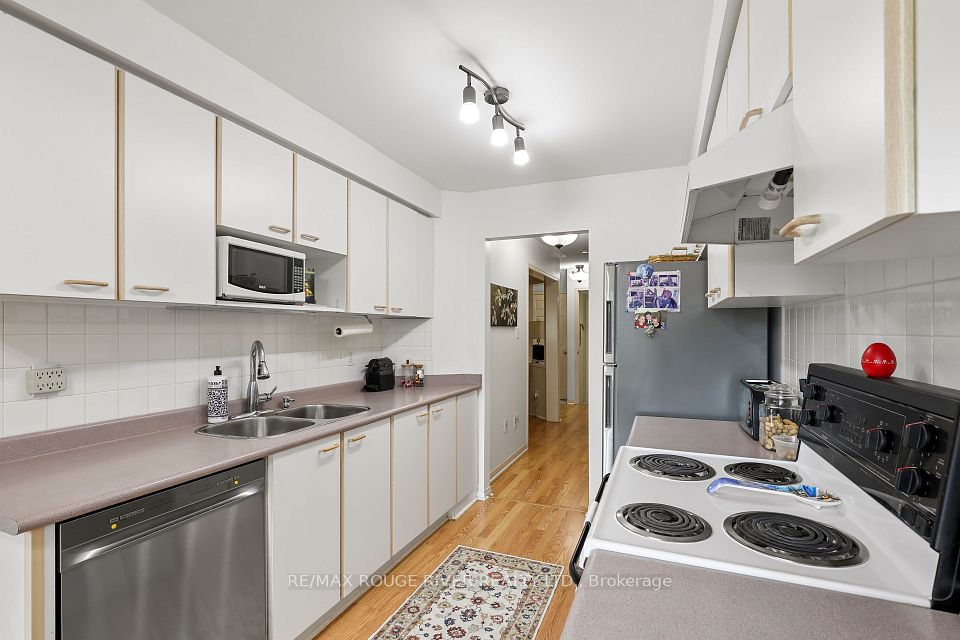 1543 Otonabee Drive, Pickering, ON L1V 6T6 19