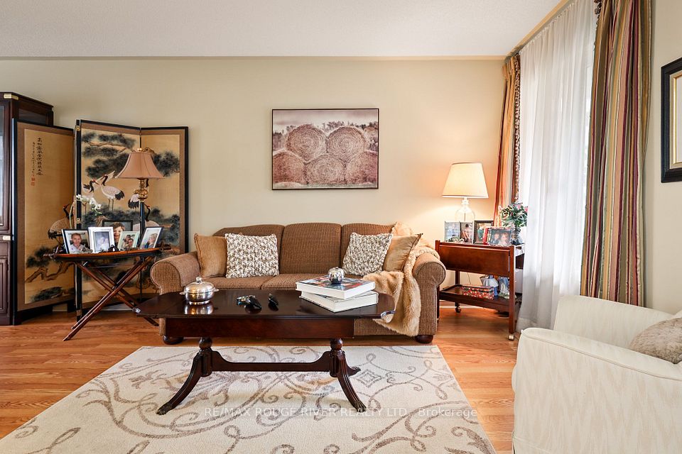1543 Otonabee Drive, Pickering, ON L1V 6T6 14