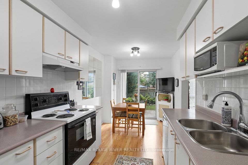 1543 Otonabee Drive, Pickering, ON L1V 6T6 16