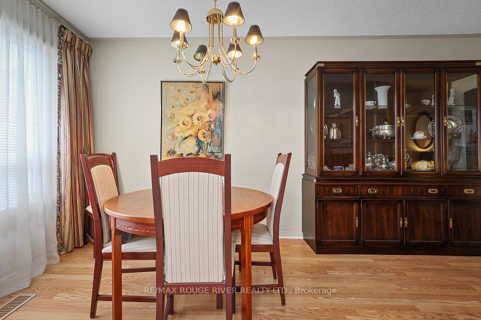 1543 Otonabee Drive, Pickering, ON L1V 6T6 12