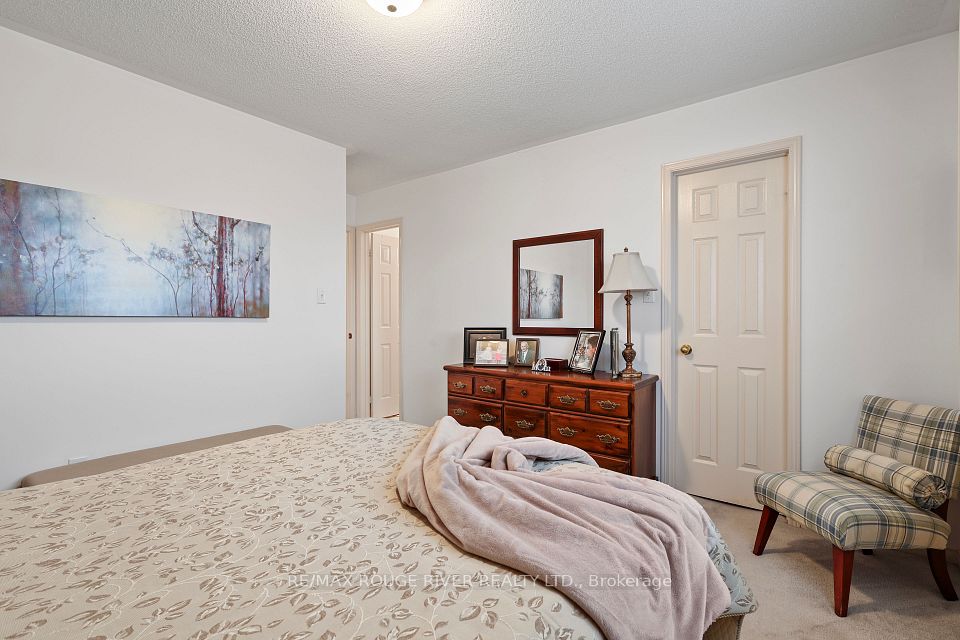 1543 Otonabee Drive, Pickering, ON L1V 6T6 24