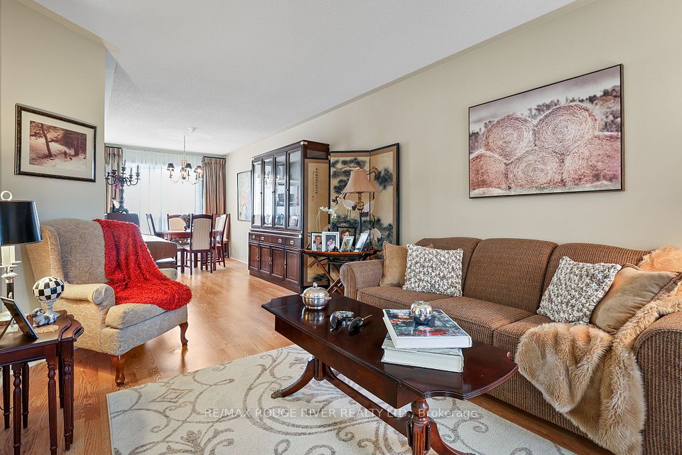1543 Otonabee Drive, Pickering, ON L1V 6T6 8