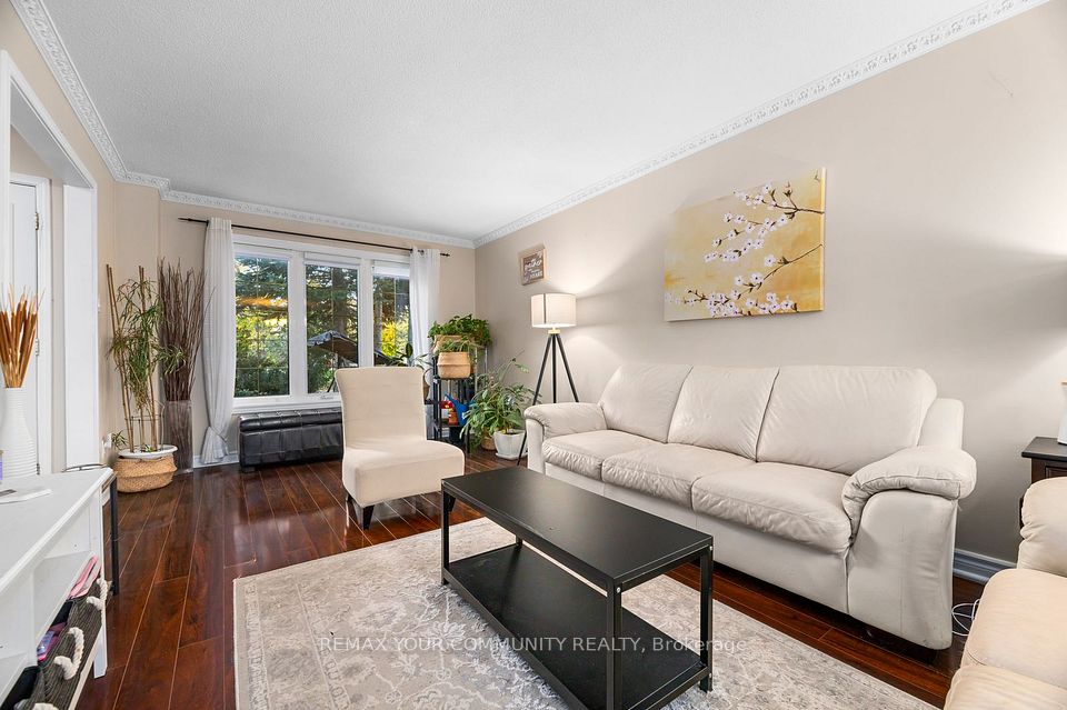 2382 Annan Woods Drive, Pickering, ON L1X 2K7 4