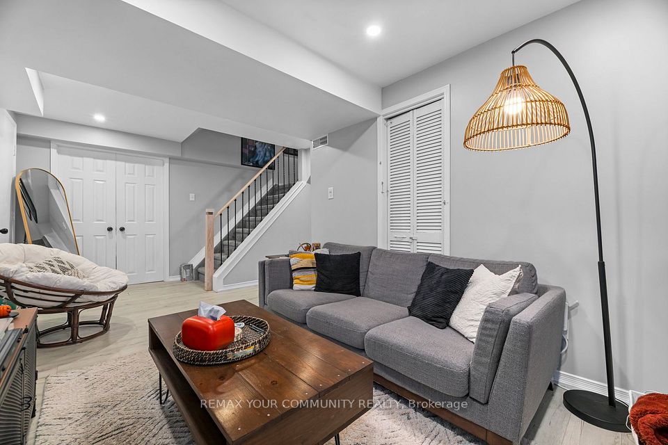 2382 Annan Woods Drive, Pickering, ON L1X 2K7 20