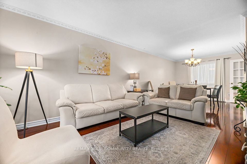 2382 Annan Woods Drive, Pickering, ON L1X 2K7 3
