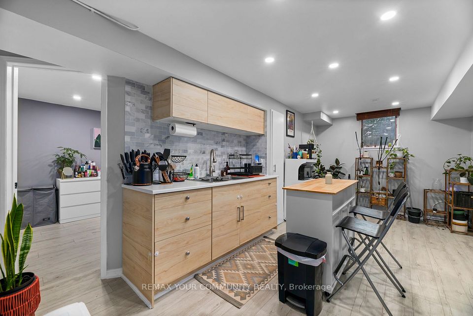 2382 Annan Woods Drive, Pickering, ON L1X 2K7 21