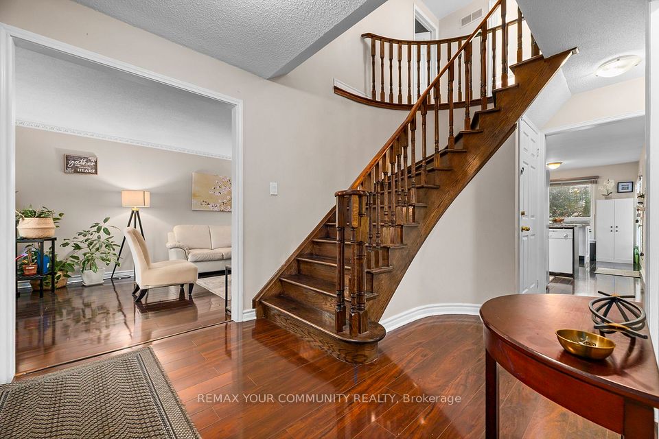 2382 Annan Woods Drive, Pickering, ON L1X 2K7 11