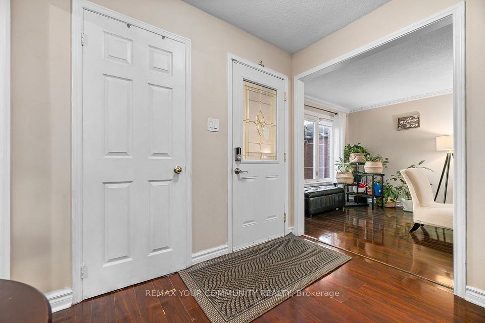 2382 Annan Woods Drive, Pickering, ON L1X 2K7 2