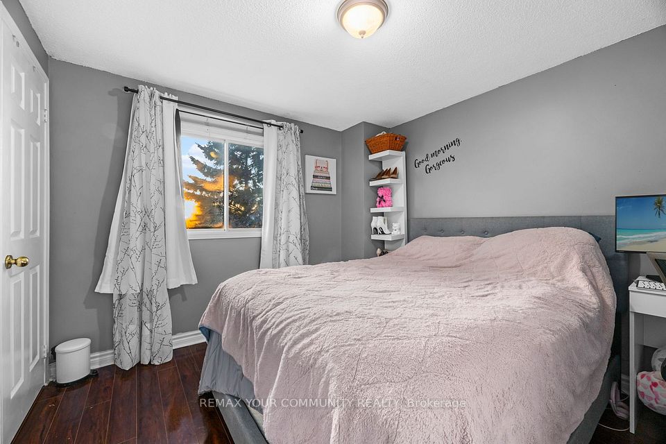 2382 Annan Woods Drive, Pickering, ON L1X 2K7 12