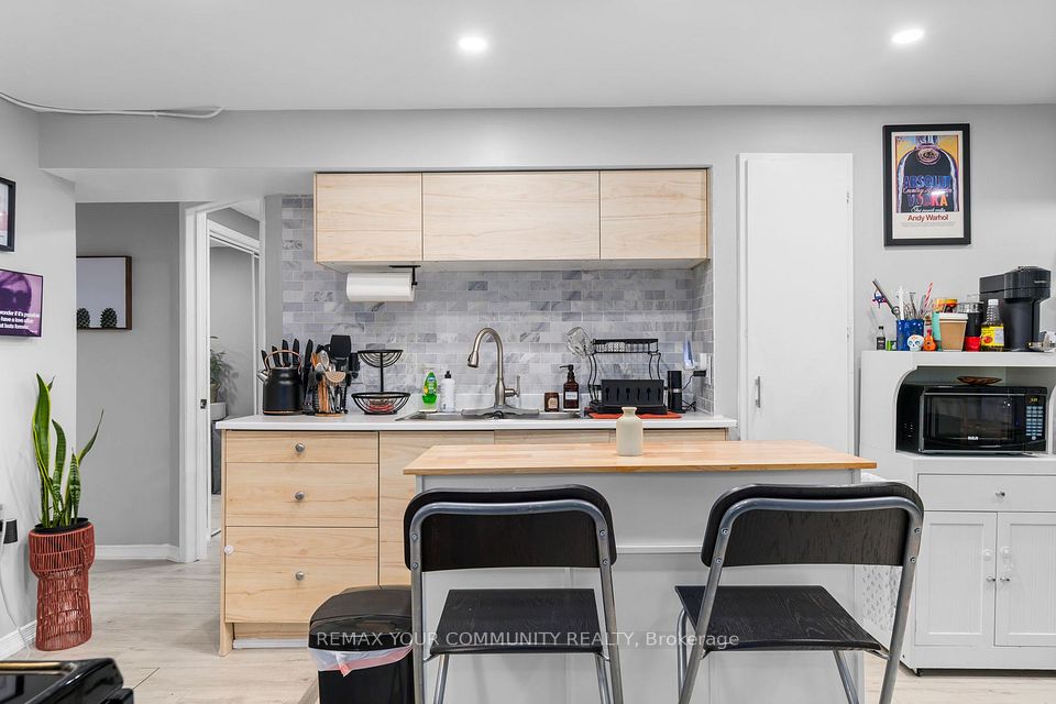 2382 Annan Woods Drive, Pickering, ON L1X 2K7 24