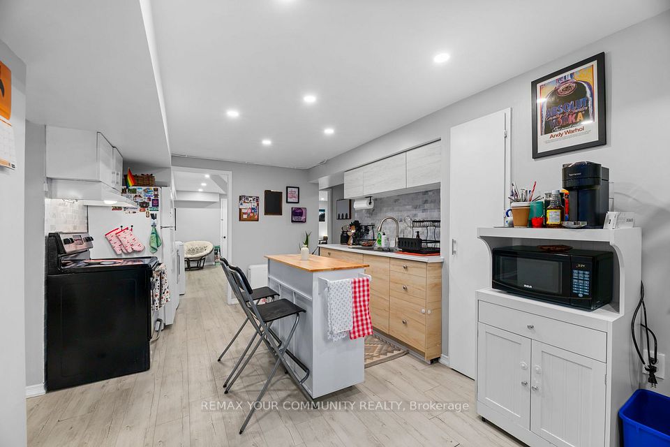 2382 Annan Woods Drive, Pickering, ON L1X 2K7 22