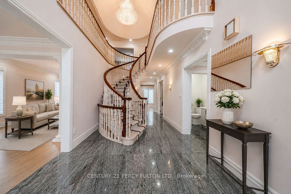 53 Linwood Avenue, Toronto, ON M1S 1H3 3