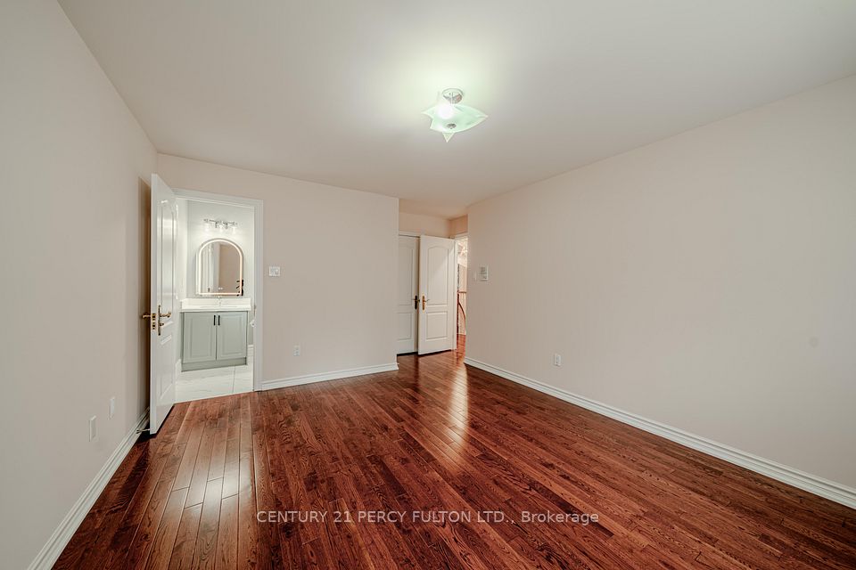 53 Linwood Avenue, Toronto, ON M1S 1H3 23