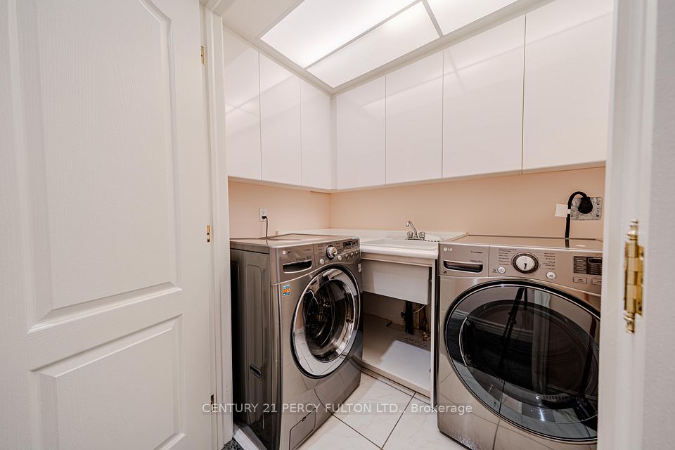 53 Linwood Avenue, Toronto, ON M1S 1H3 12