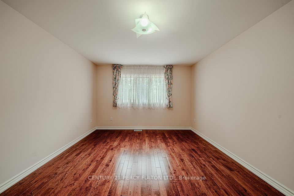 53 Linwood Avenue, Toronto, ON M1S 1H3 22