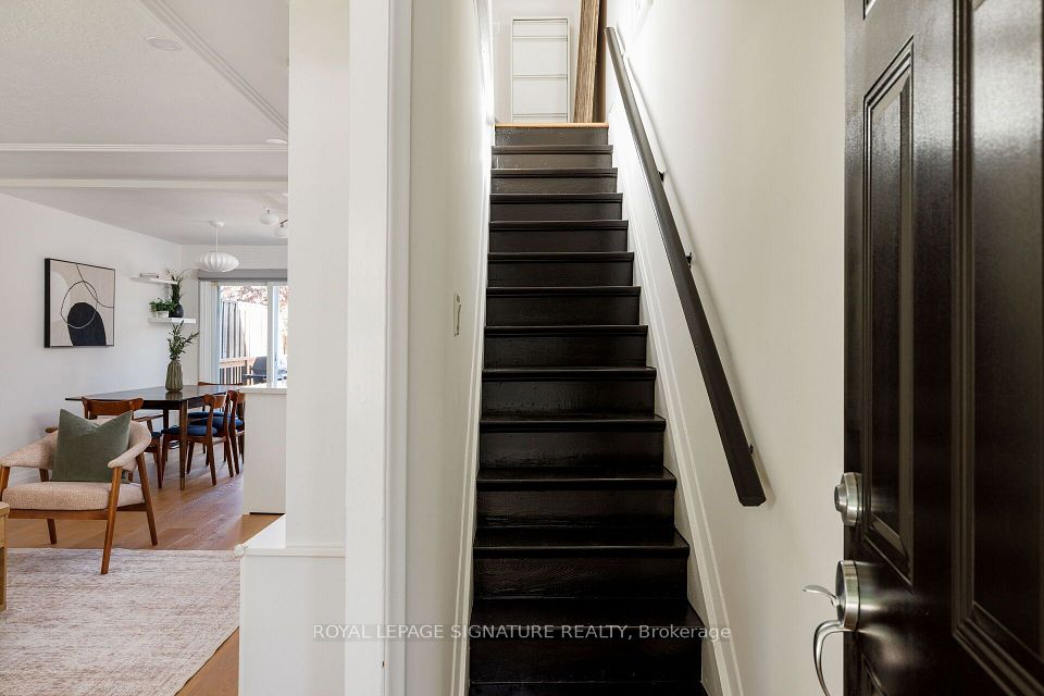 81 Billings Avenue, Toronto, ON M4L 2S3 6