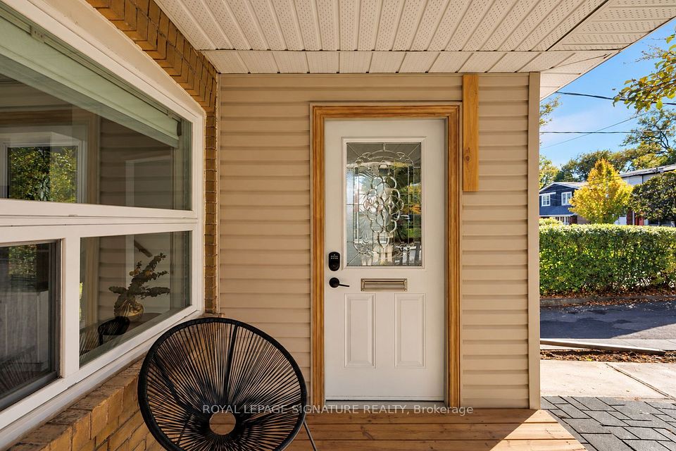 81 Billings Avenue, Toronto, ON M4L 2S3 3