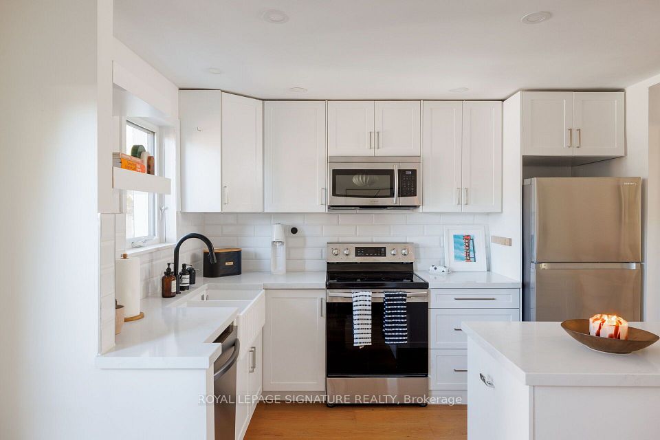 81 Billings Avenue, Toronto, ON M4L 2S3 15