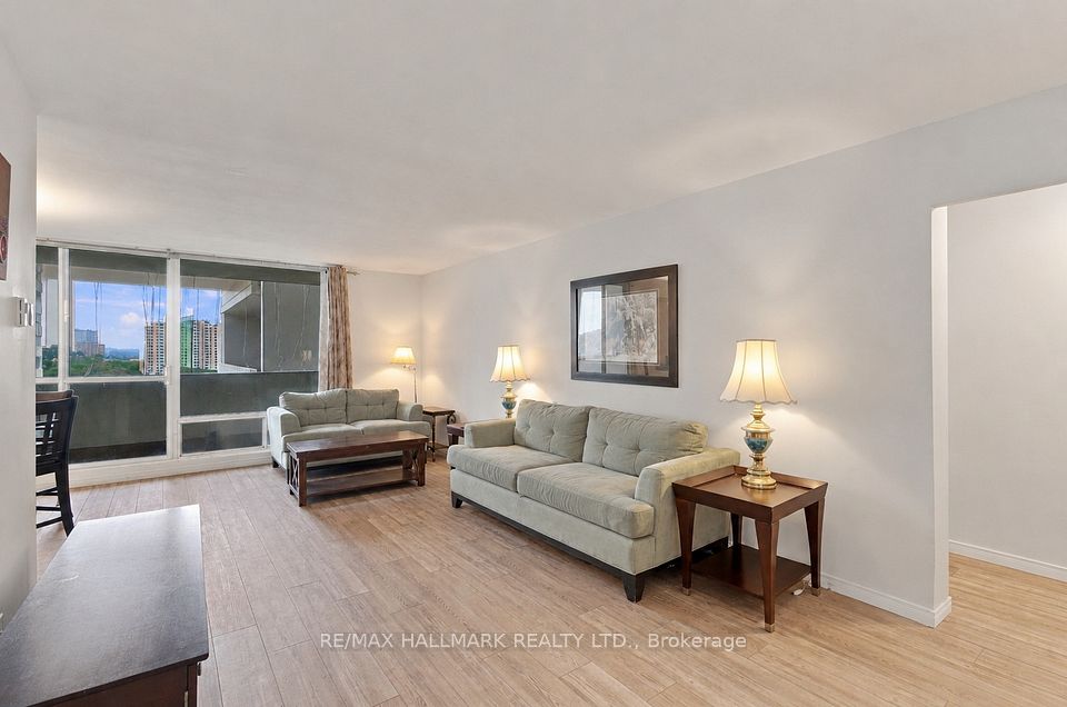 1 Massey Square 1419, Toronto, ON M4C 5L4 3