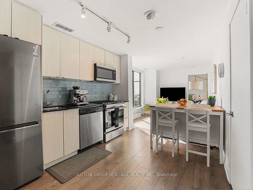 1401 O'Connor Drive 715, Toronto, ON M4B 2V5 6