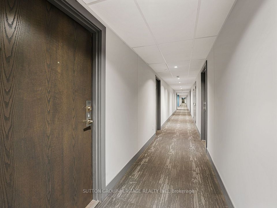 1401 O'Connor Drive 715, Toronto, ON M4B 2V5 2