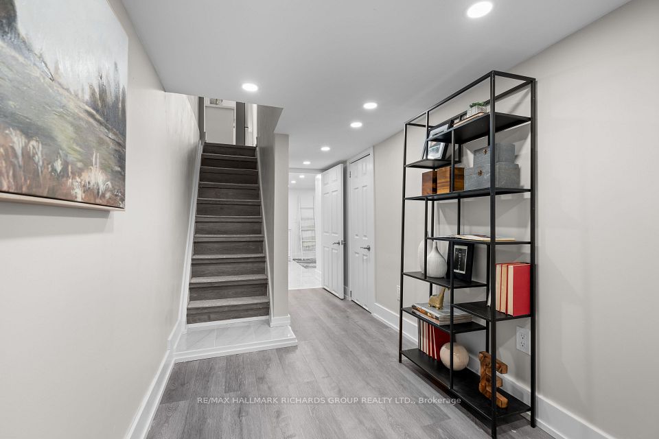 898 Greenwood Avenue, Toronto, ON M4J 4B8 23