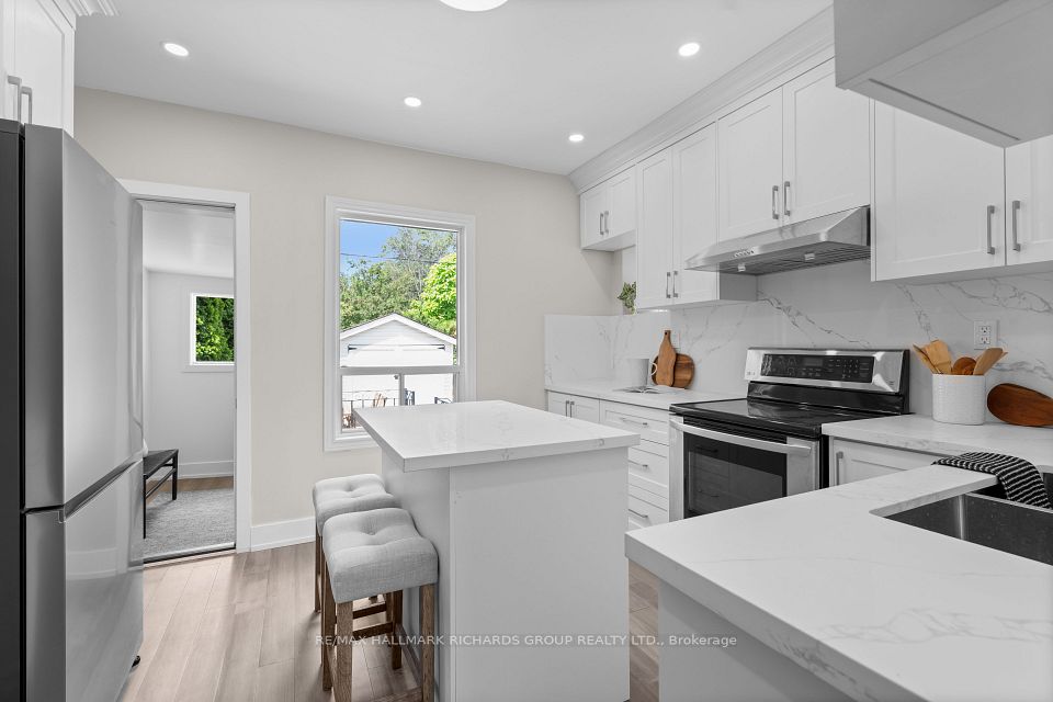 898 Greenwood Avenue, Toronto, ON M4J 4B8 9