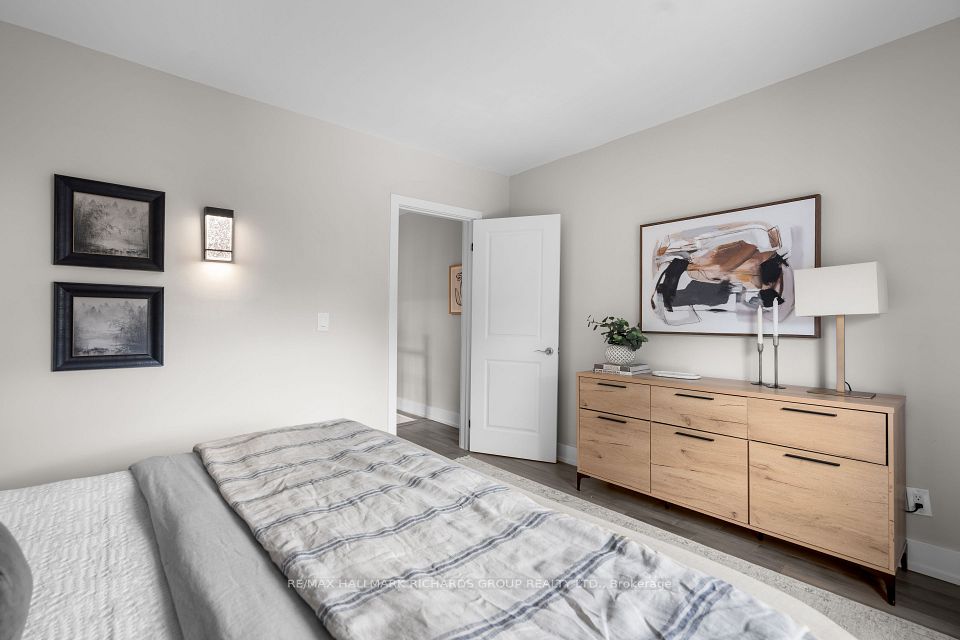 898 Greenwood Avenue, Toronto, ON M4J 4B8 16