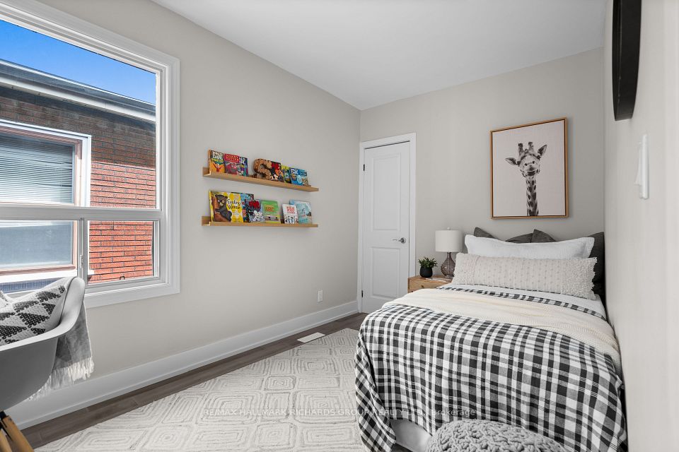 898 Greenwood Avenue, Toronto, ON M4J 4B8 20