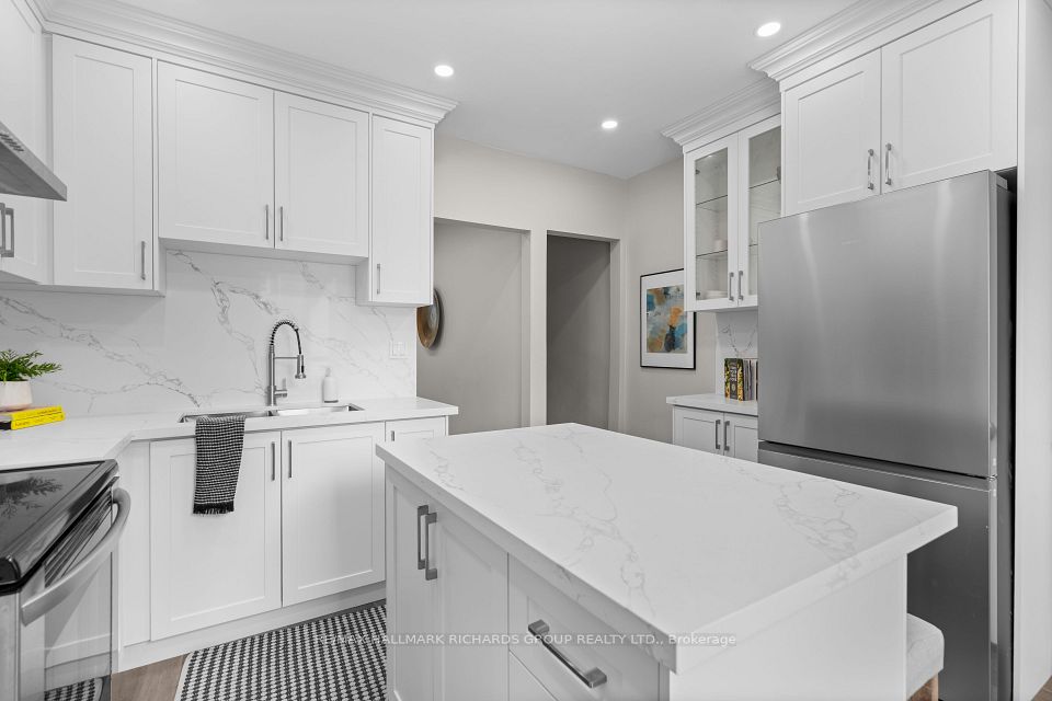 898 Greenwood Avenue, Toronto, ON M4J 4B8 11