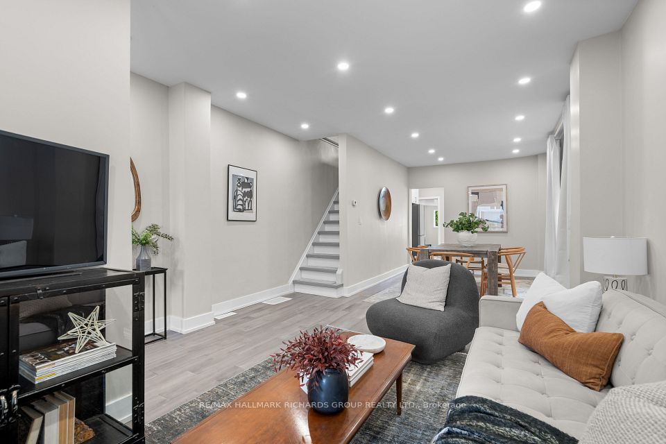 898 Greenwood Avenue, Toronto, ON M4J 4B8 5