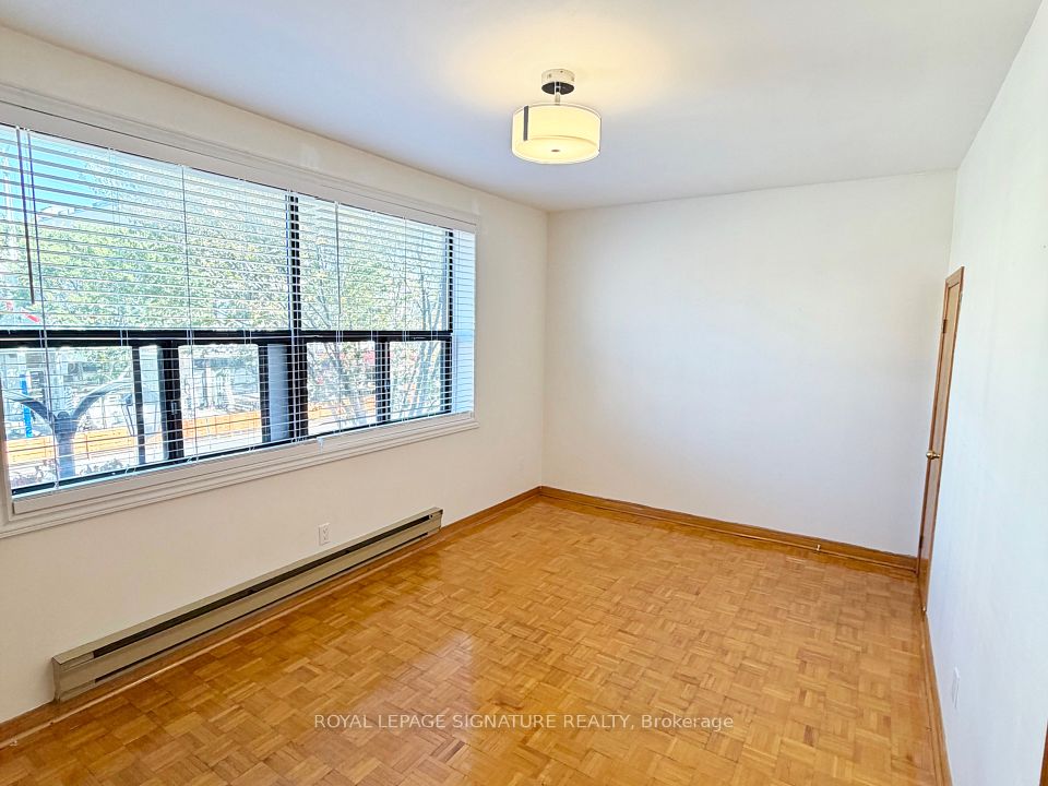 455 B Danforth Avenue 2nd Flr, Toronto, ON M4K 1P1 5