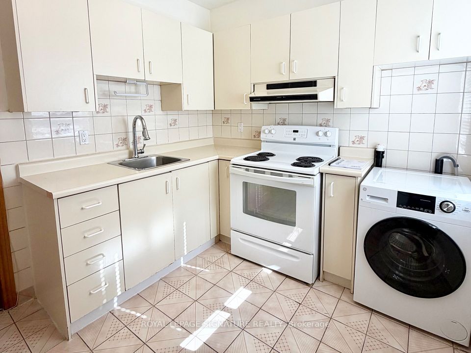 Store W Apt/Office at 455 B Danforth Avenue 2nd Flr, Toronto, ON M4K 1P1
