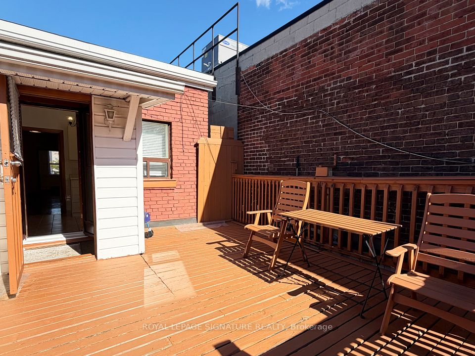 455 B Danforth Avenue 2nd Flr, Toronto, ON M4K 1P1 9