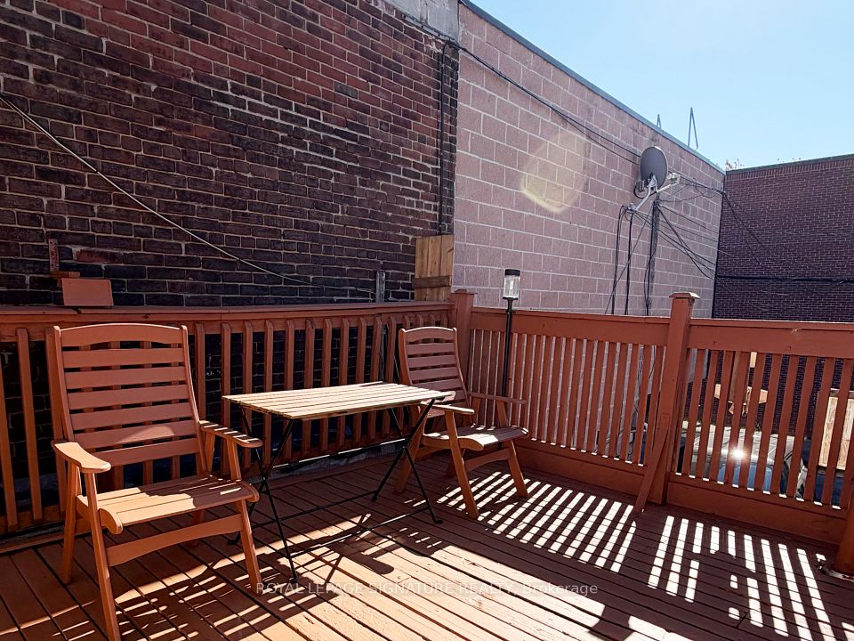 455 B Danforth Avenue 2nd Flr, Toronto, ON M4K 1P1 10