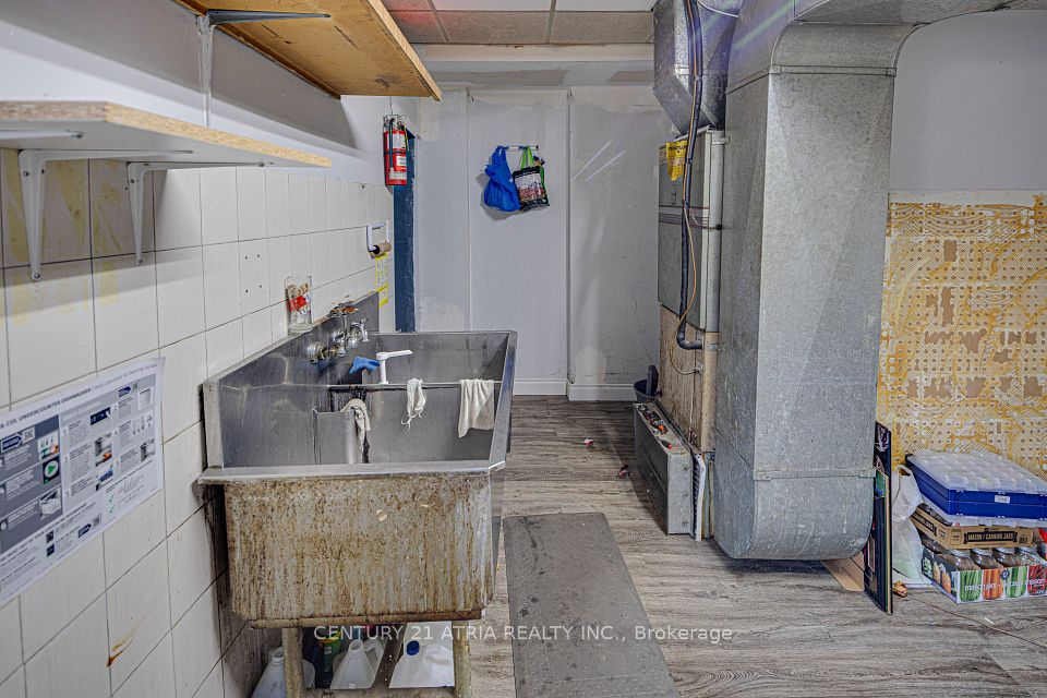 1564 Danforth Avenue, Toronto, ON M4J 1N4 15