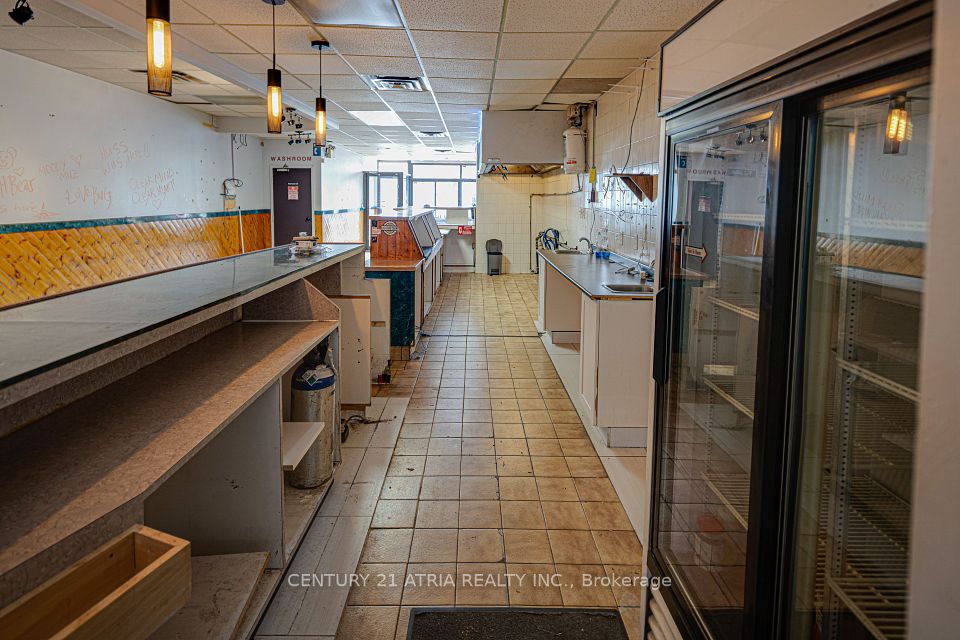 1564 Danforth Avenue, Toronto, ON M4J 1N4 9