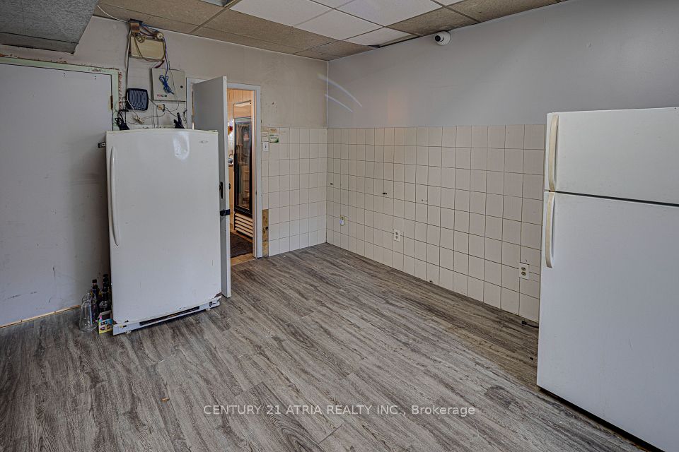 1564 Danforth Avenue, Toronto, ON M4J 1N4 14