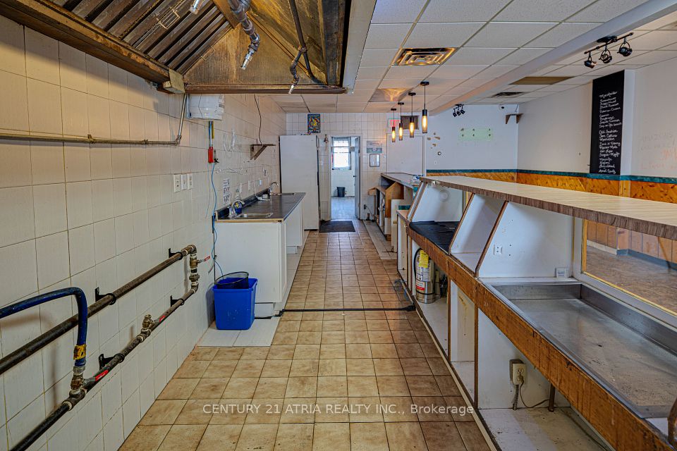 1564 Danforth Avenue, Toronto, ON M4J 1N4 7