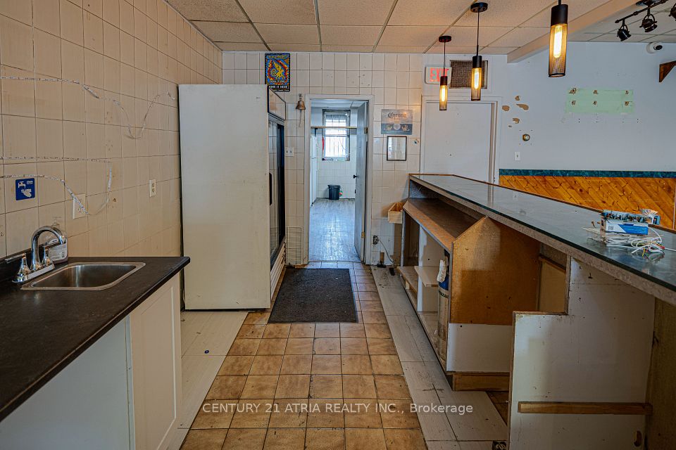 1564 Danforth Avenue, Toronto, ON M4J 1N4 8