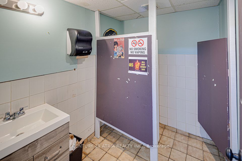 1564 Danforth Avenue, Toronto, ON M4J 1N4 21