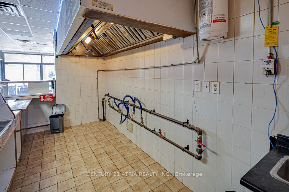 1564 Danforth Avenue, Toronto, ON M4J 1N4 6